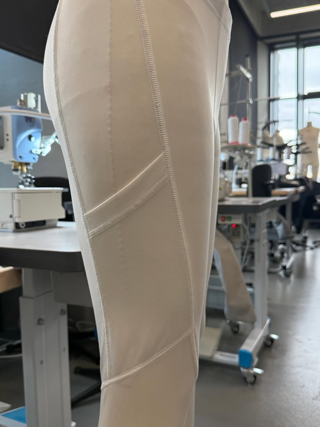 FORM: BASE / Hosiery / RPET + Shear Mesh Leggings