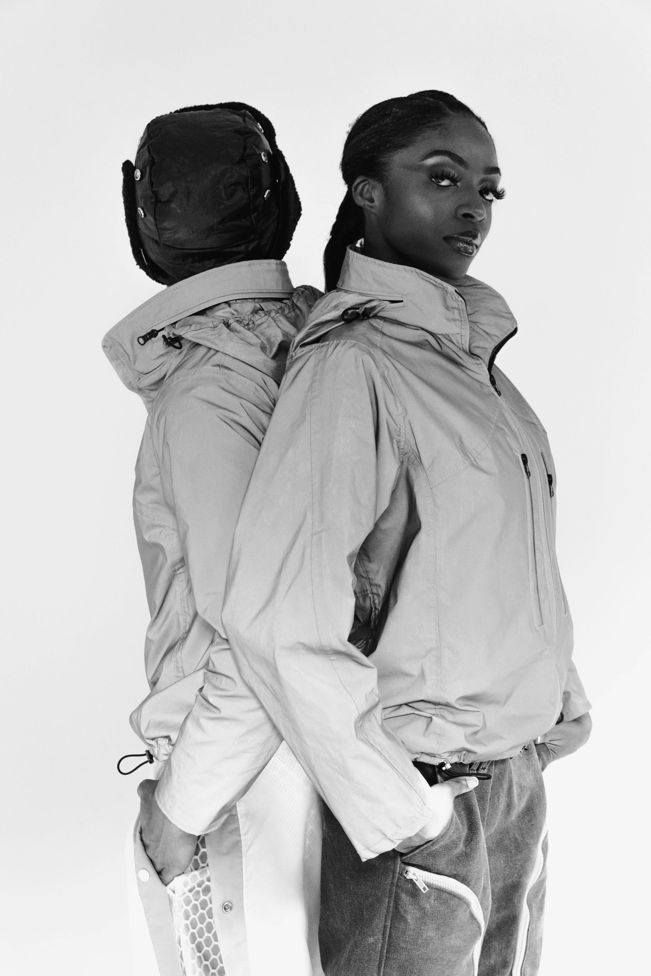 FORM: SHELL / Rain Barrier / Polyester + Reflective Jacket